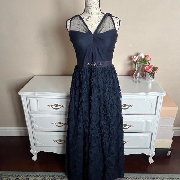 Black maxi floral gown - Picture 2 of 6